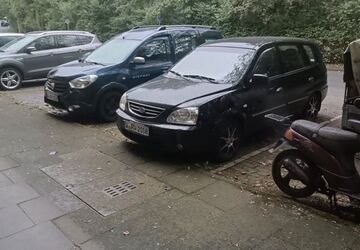Kia Carens 123.000 km 2.450 &euro; Wuppertal 42113