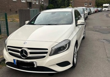 Mercedes-Benz A 180 162.000 km 8.700 &euro; Düsseldorf 40627