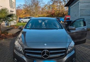 Mercedes-Benz A 180 163.000 km 10.500 &euro; Duisburg 47178