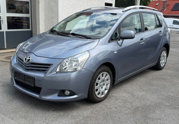 Toyota Verso 128.000 km 6.890 &euro; Düsseldorf 40231